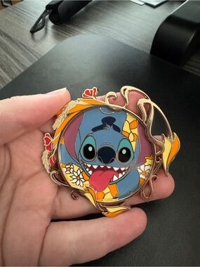 Disneyland Paris Symphony of Color Pin Stitch Leaves wreath LE 500